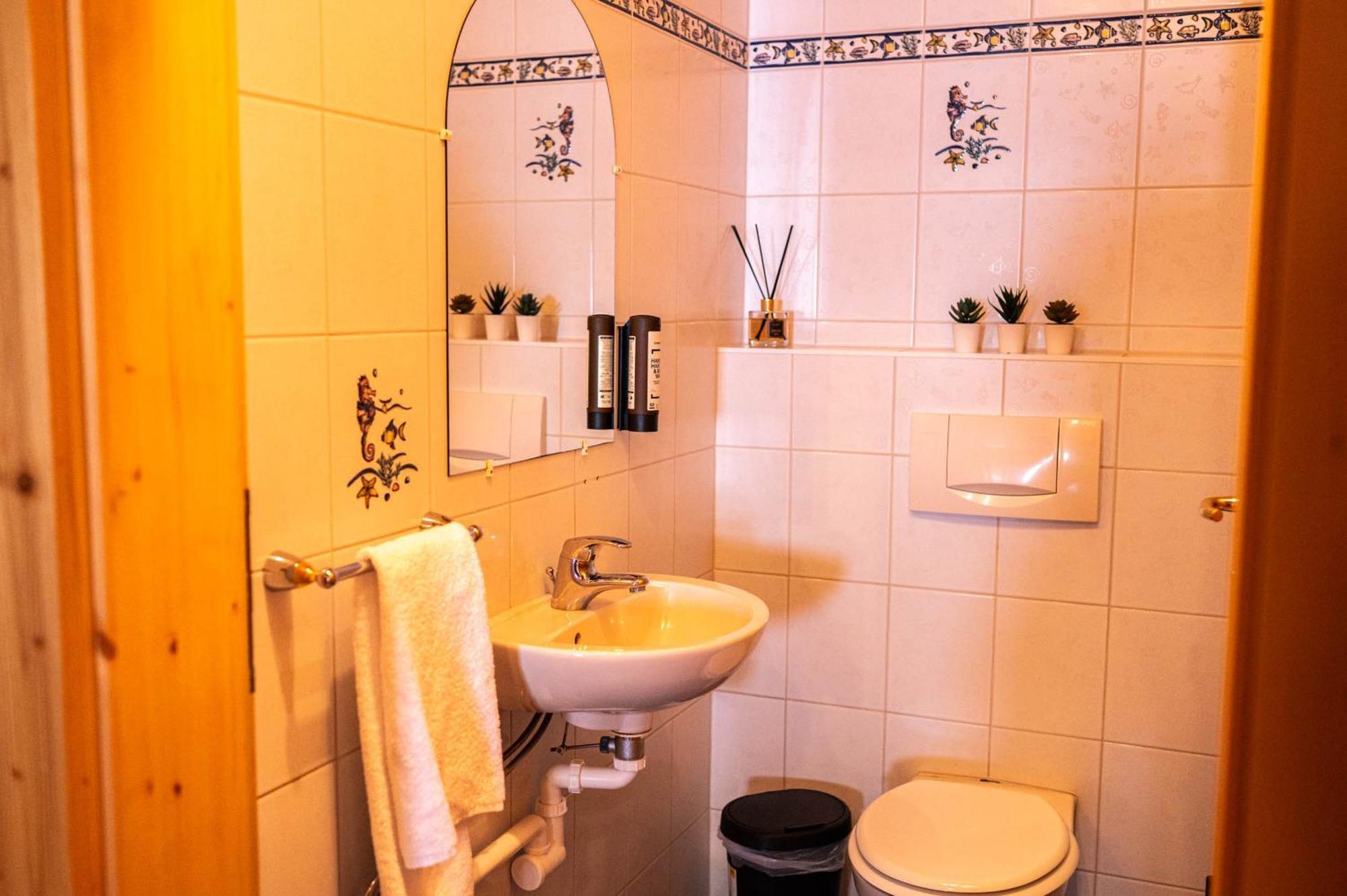 Edelweiss Lodge Lachtal I Self Check-In Ruang foto